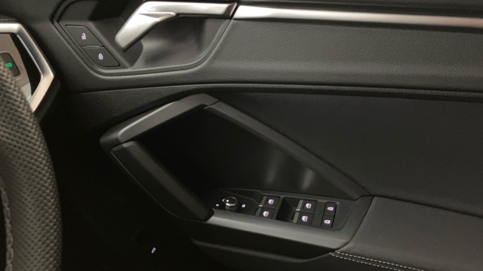 Audi Q3 35 TFSI S Line 5dr [Leather] Petrol Estate - Image 19