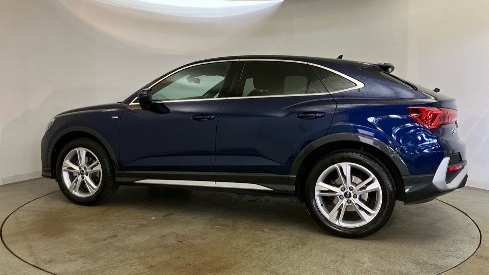 Audi Q3 35 TFSI S Line 5dr [Leather] Petrol Estate - Image 22