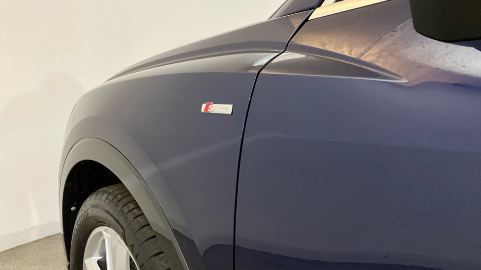 Audi Q3 35 TFSI S Line 5dr [Leather] Petrol Estate - Image 24