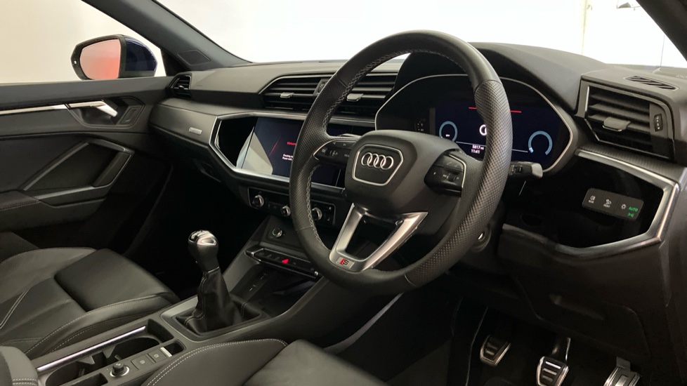 Audi Q3 35 TFSI S Line 5dr [Leather] Petrol Estate - Image 32