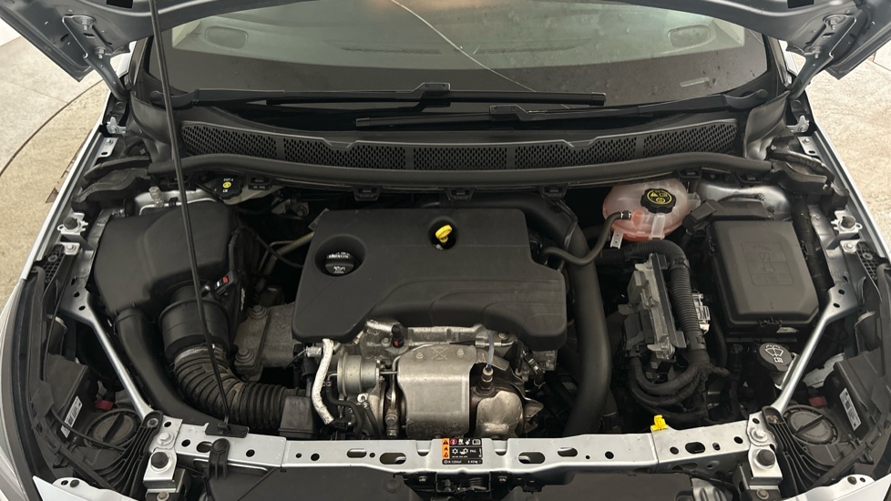 Vauxhall Astra 1.0T ecoTEC Tech Line Nav 5dr Petrol Estate - Image 8