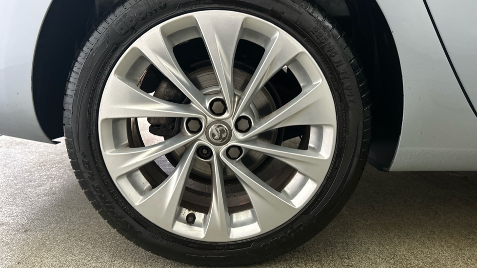 Vauxhall Astra 1.0T ecoTEC Tech Line Nav 5dr Petrol Estate - Image 22