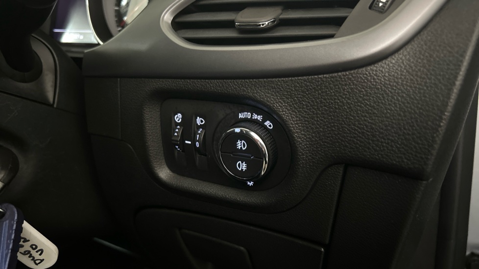 Vauxhall Astra 1.0T ecoTEC Tech Line Nav 5dr Petrol Estate - Image 32