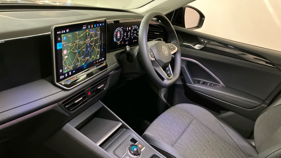 Volkswagen Tiguan 1.5 eTSI Match 5dr DSG Petrol Estate - Image 2
