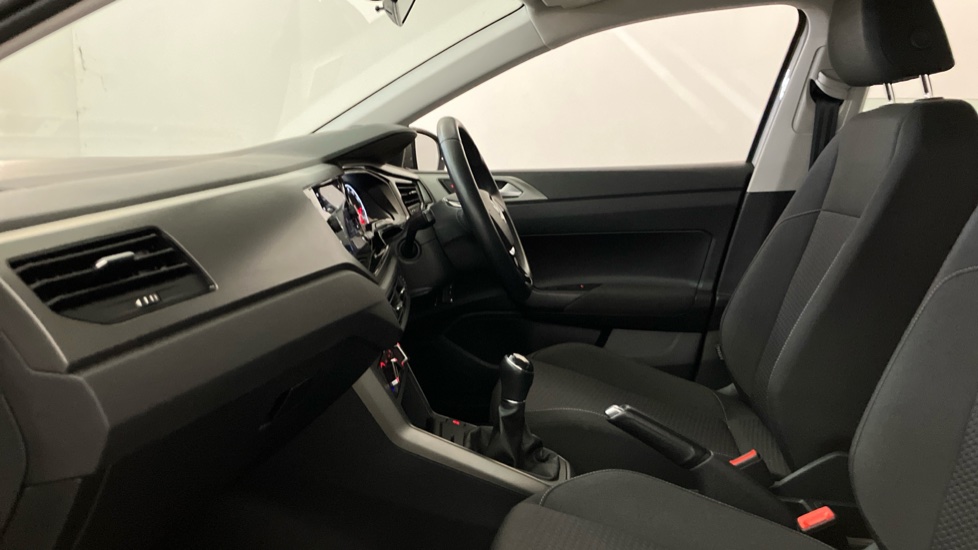 Volkswagen Polo 1.0 TSI 95 SE 5dr Petrol Hatchback - Image 21