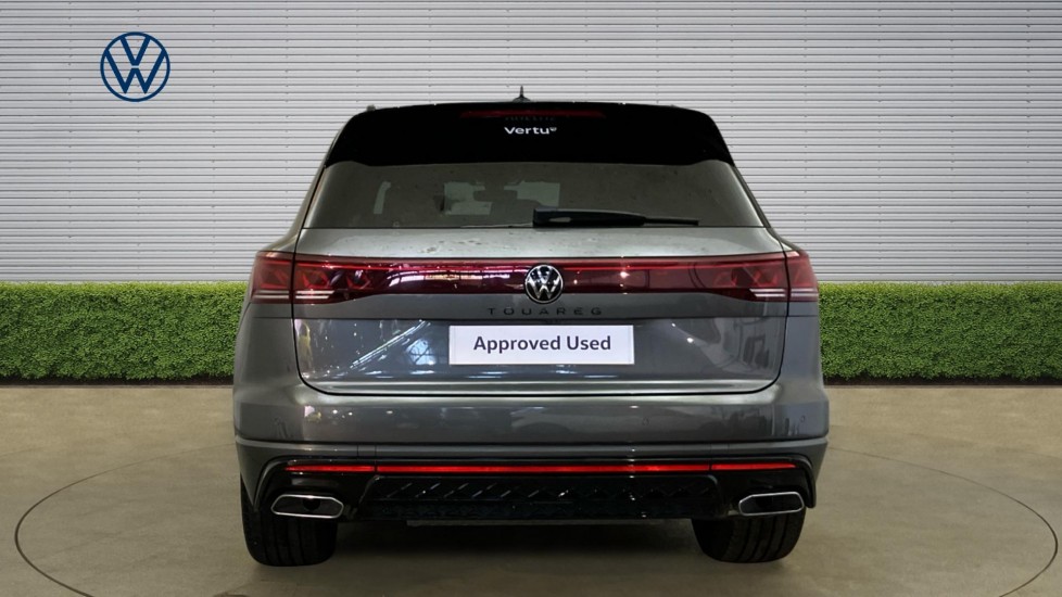 Volkswagen Touareg 3.0 V6 TDI 4Motion 286 Black Edition 5dr Tip Auto Diesel Estate - Image 8