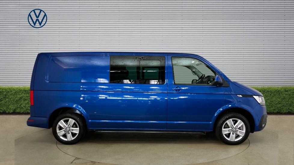 Volkswagen Transporter T32 Lwb Diesel 2.0 TDI 150 Highline Kombi Van - Image 4