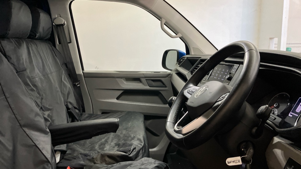 Volkswagen Transporter T32 Lwb Diesel 2.0 TDI 150 Highline Kombi Van - Image 15