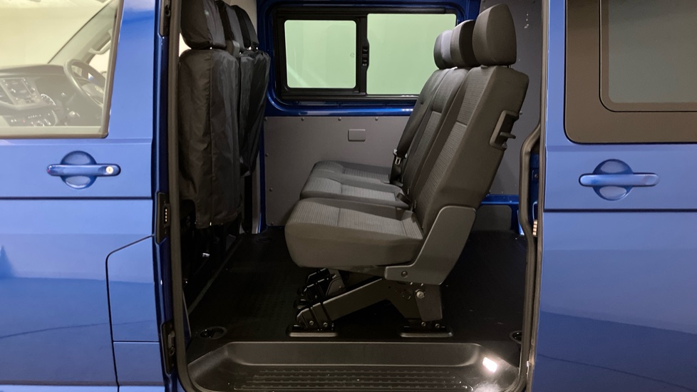 Volkswagen Transporter T32 Lwb Diesel 2.0 TDI 150 Highline Kombi Van - Image 26