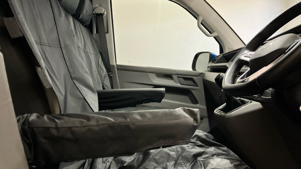 Volkswagen Transporter T32 Lwb Diesel 2.0 TDI 150 Highline Kombi Van - Image 32