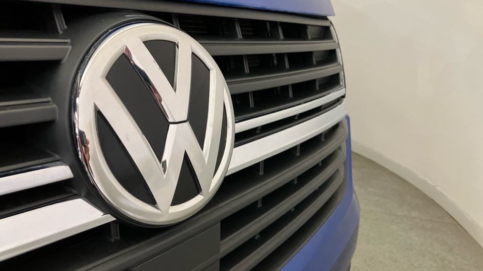 Volkswagen Transporter T32 Lwb Diesel 2.0 TDI 150 Highline Kombi Van - Image 34