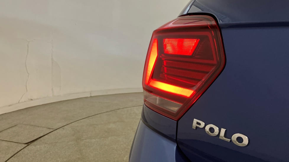 Volkswagen Polo 1.0 TSI 95 SE 5dr DSG Petrol Hatchback - Image 32