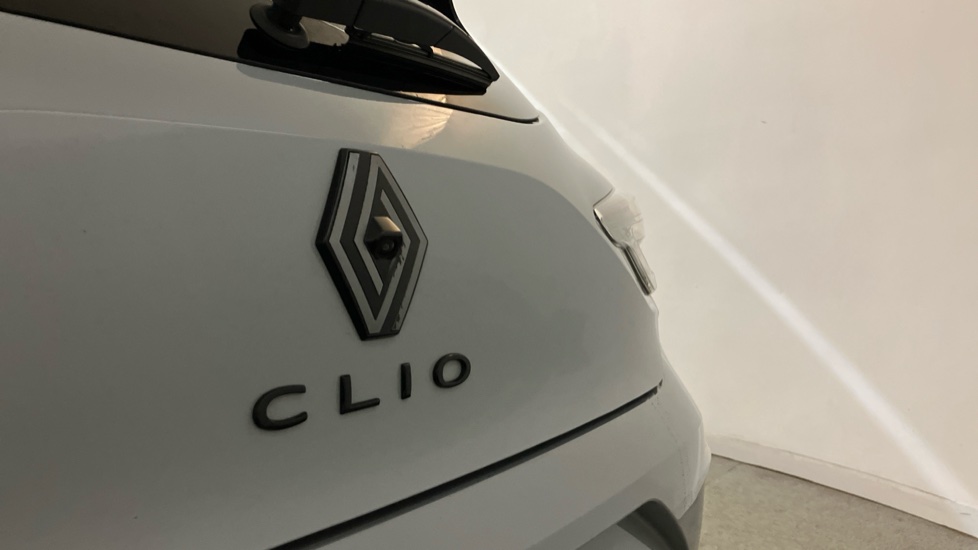 Renault Clio 1.0 TCe 90 Esprit Alpine 5dr Petrol Hatchback - Image 24