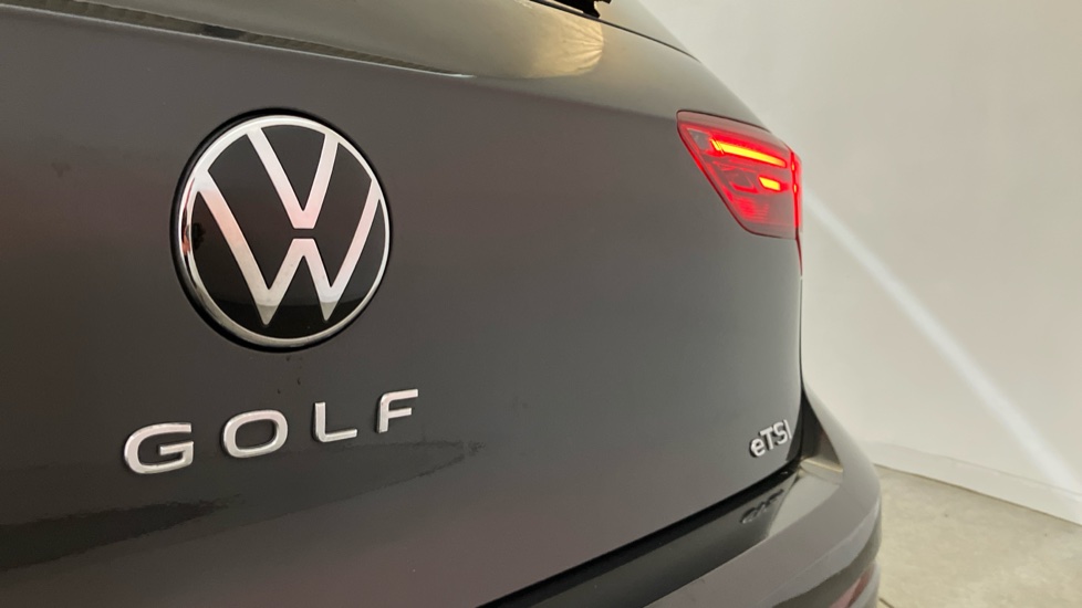 Volkswagen Golf 1.5 eTSI 150 Black Edition 5dr DSG Petrol Hatchback - Image 26
