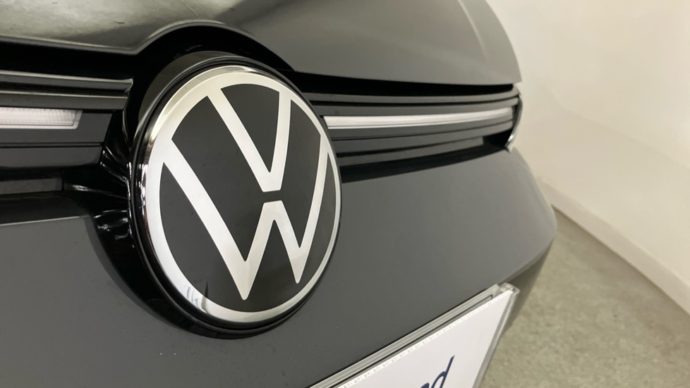 Volkswagen Golf 1.5 eTSI 150 Black Edition 5dr DSG Petrol Hatchback - Image 39
