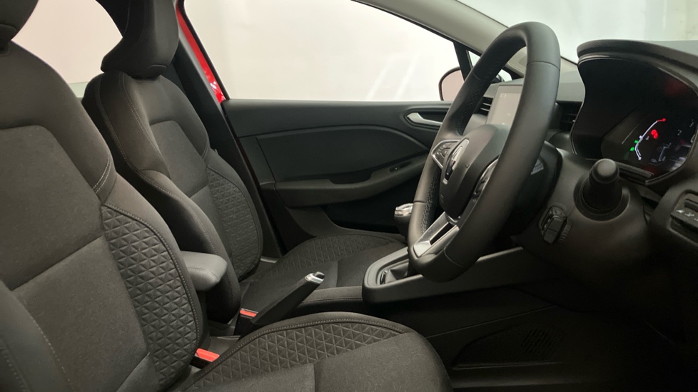 Renault Clio 1.0 TCe 90 Evolution 5dr Petrol Hatchback - Image 15
