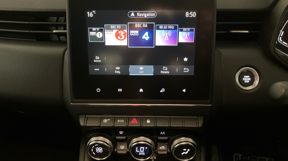 Renault Clio 1.0 TCe 90 Evolution 5dr Petrol Hatchback - Image 31
