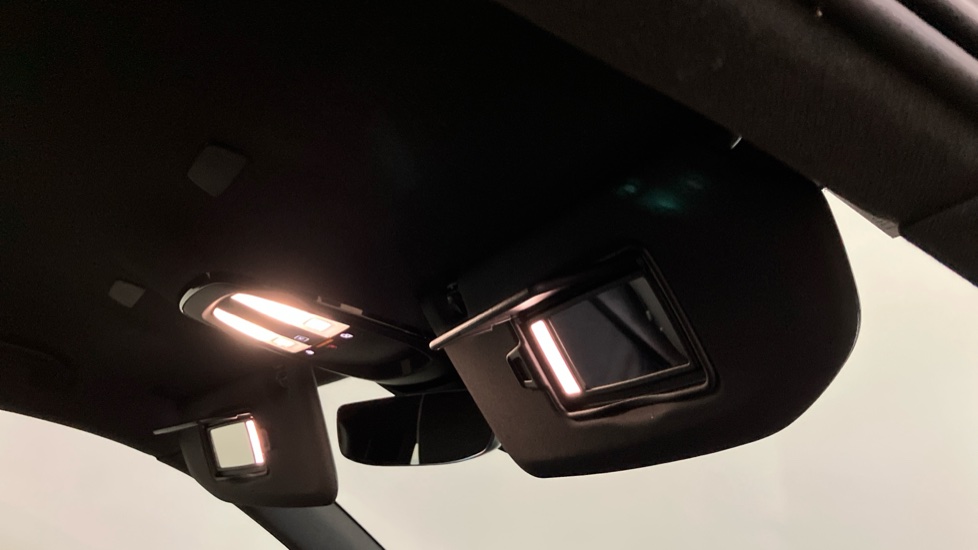 Volvo XC40 2.0 B4P Plus Dark 5dr Auto Petrol Estate - Image 35