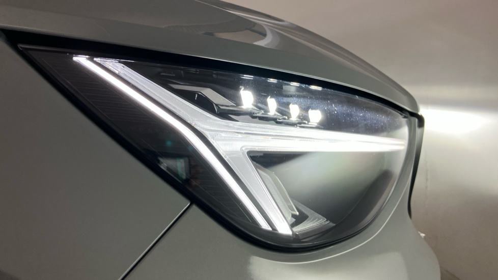 Volvo XC40 2.0 B4P Plus Dark 5dr Auto Petrol Estate - Image 37