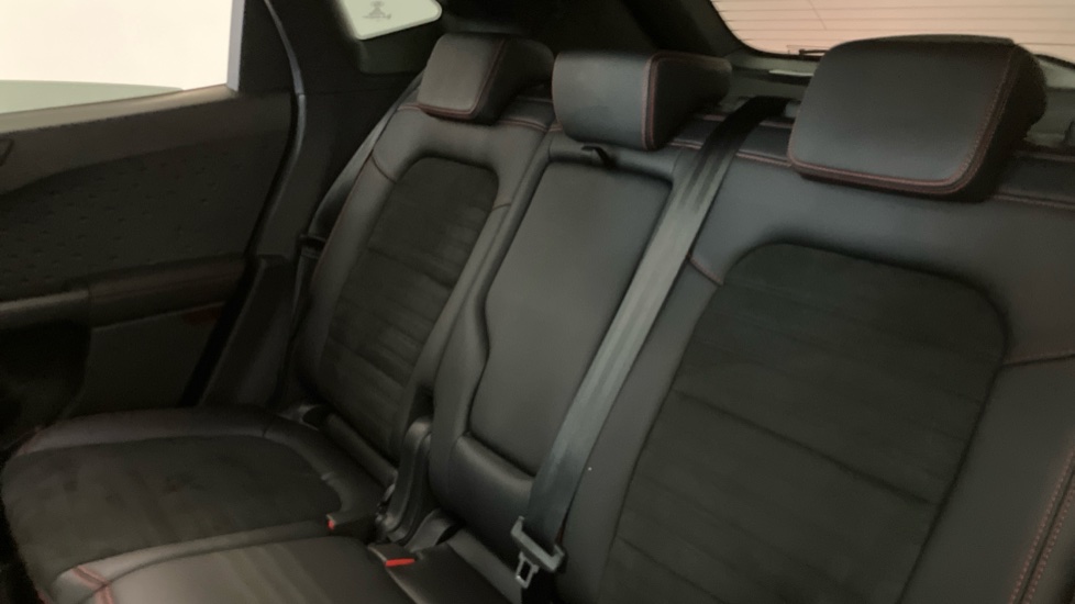 Ford Kuga 1.5 EcoBlue ST-Line Edition 5dr Diesel Estate - Image 16