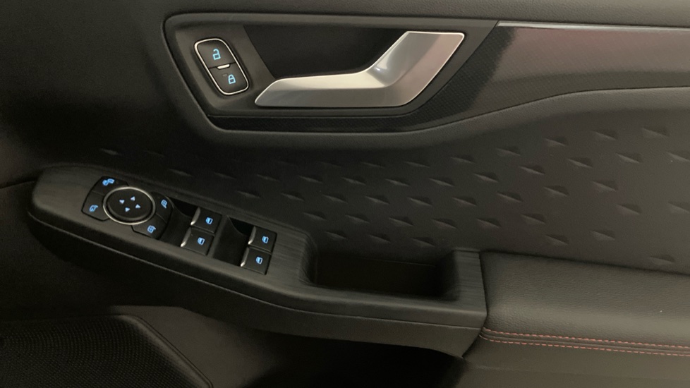 Ford Kuga 1.5 EcoBlue ST-Line Edition 5dr Diesel Estate - Image 19