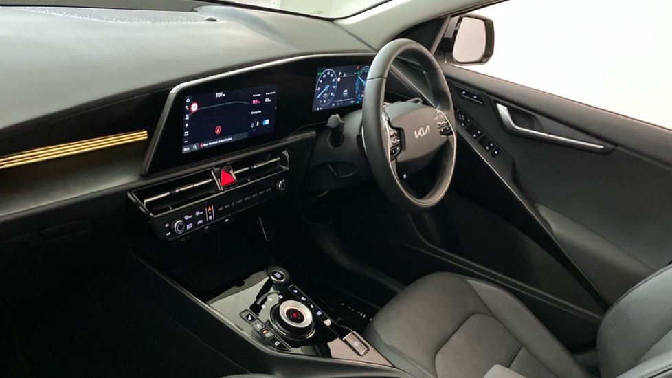 Kia Niro 1.6 GDi 127 Hybrid 4 5dr DCT Hybrid Estate - Image 2