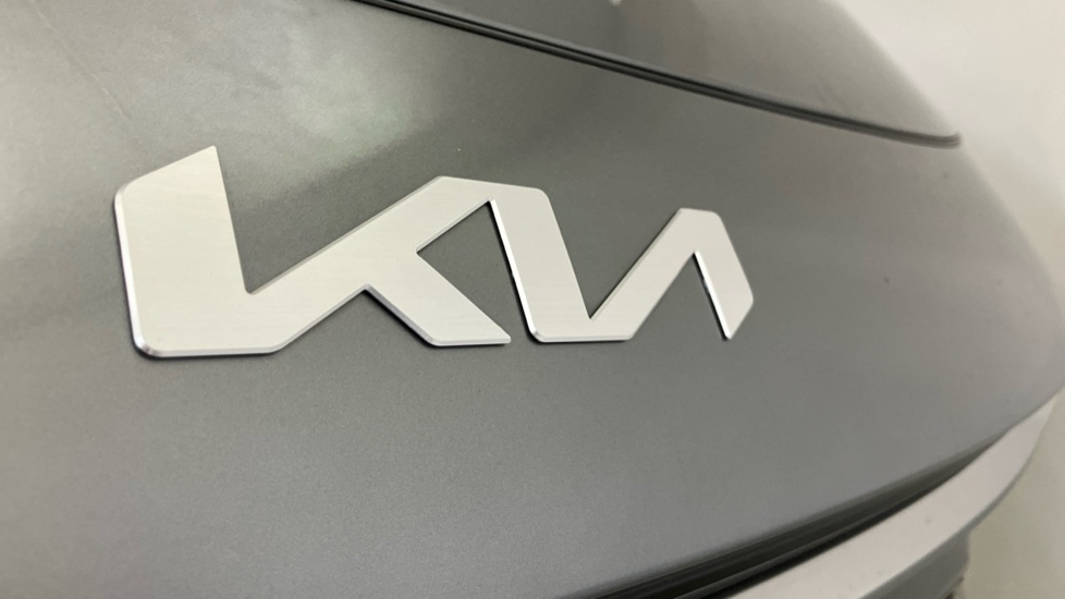 Kia Niro 1.6 GDi 127 Hybrid 4 5dr DCT Hybrid Estate - Image 35