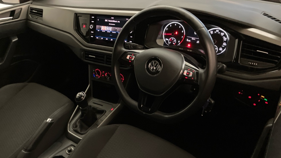 Volkswagen Polo 1.0 TSI 95 SE 5dr Petrol Hatchback - Image 6