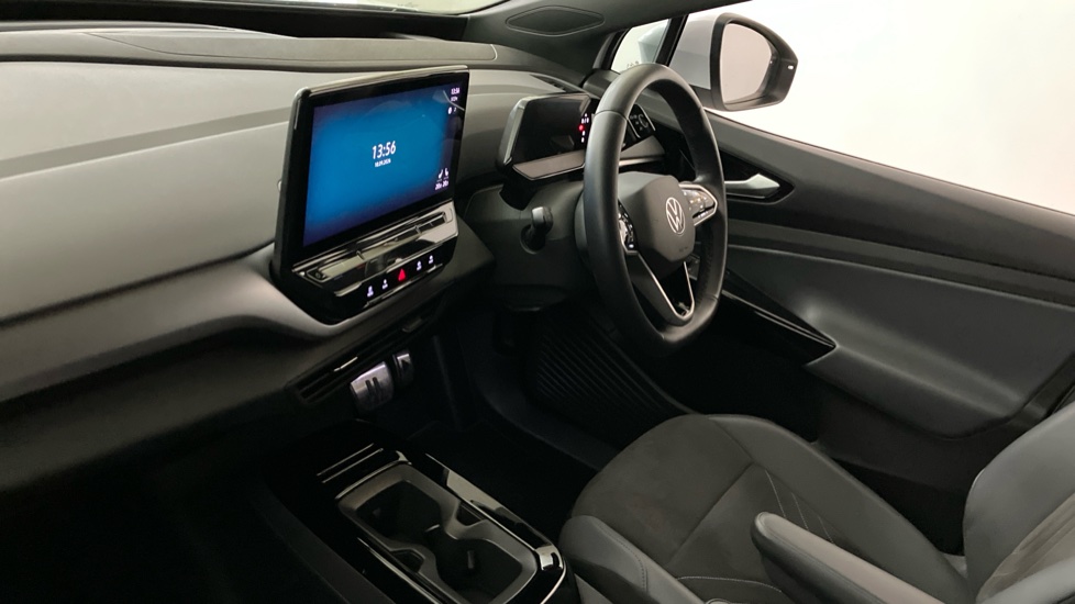 Volkswagen ID.5 150kW Max Pro Performance 77kWh 5dr Auto Electric Coupe - Image 2