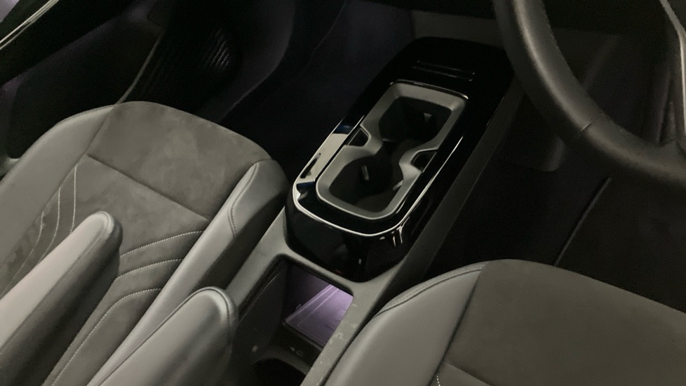 Volkswagen ID.5 150kW Max Pro Performance 77kWh 5dr Auto Electric Coupe - Image 14