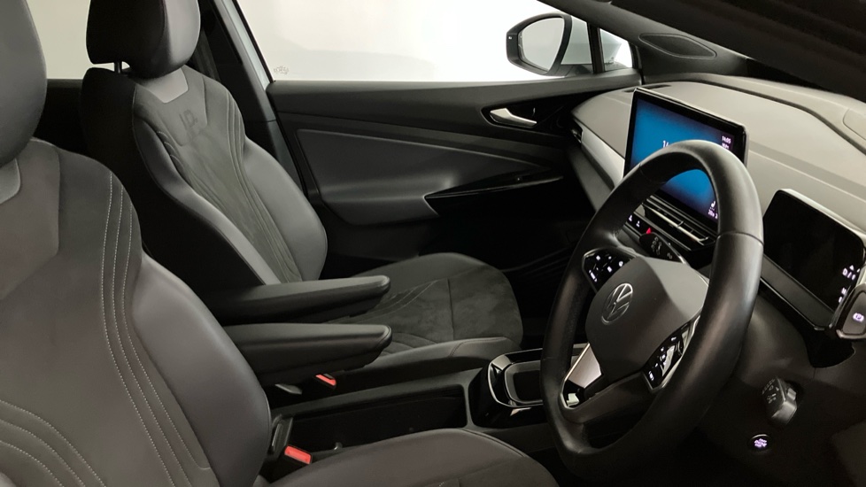 Volkswagen ID.5 150kW Max Pro Performance 77kWh 5dr Auto Electric Coupe - Image 15