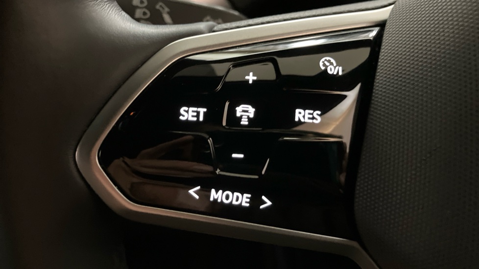 Volkswagen ID.5 150kW Max Pro Performance 77kWh 5dr Auto Electric Coupe - Image 17