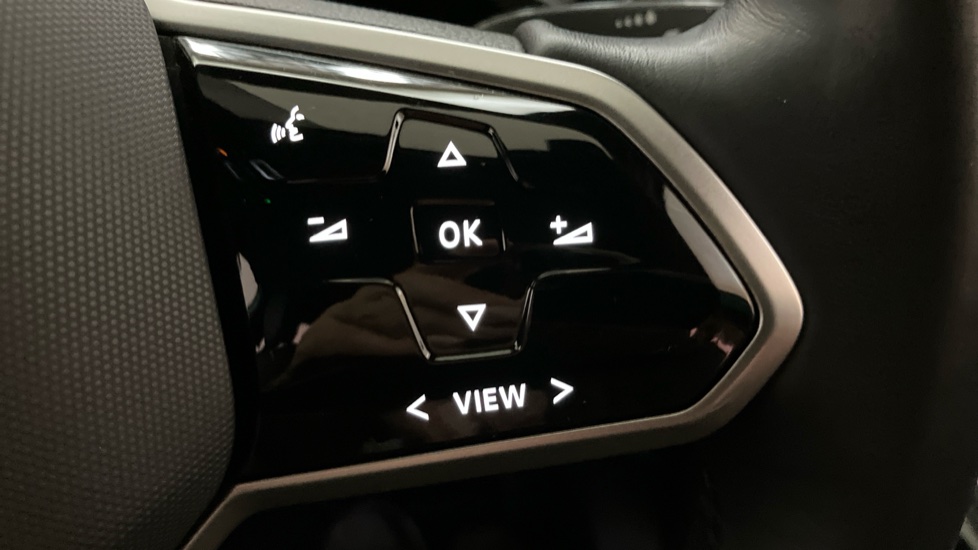 Volkswagen ID.5 150kW Max Pro Performance 77kWh 5dr Auto Electric Coupe - Image 18