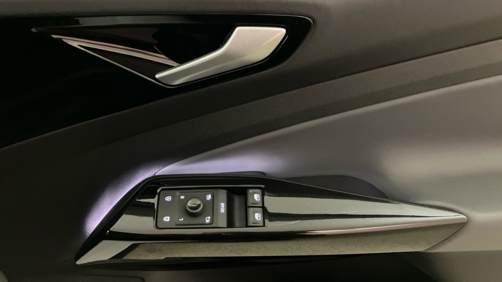Volkswagen ID.5 150kW Max Pro Performance 77kWh 5dr Auto Electric Coupe - Image 19