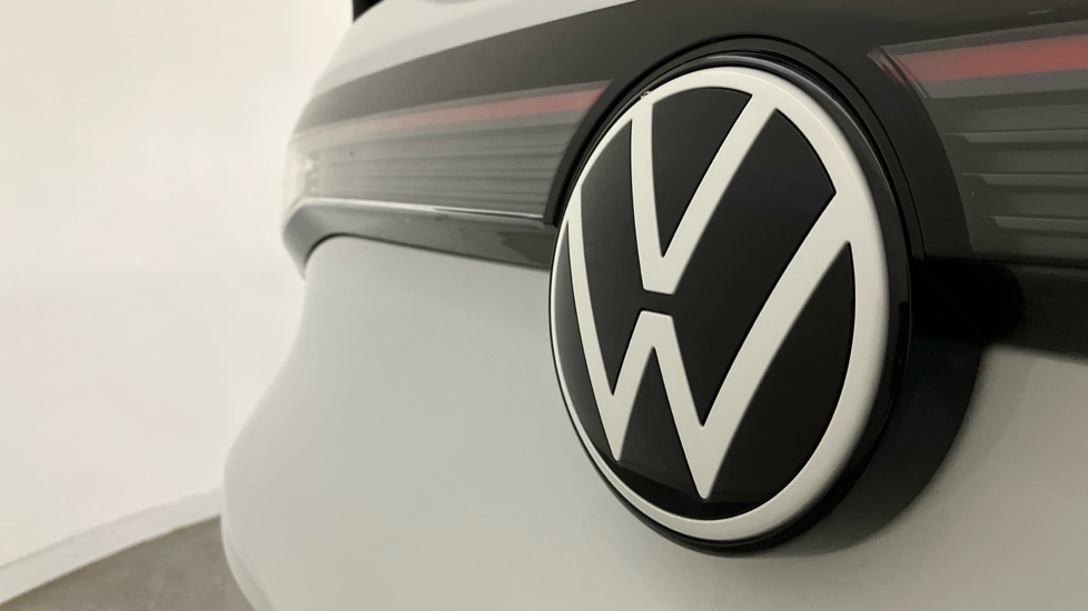 Volkswagen ID.5 150kW Max Pro Performance 77kWh 5dr Auto Electric Coupe - Image 25
