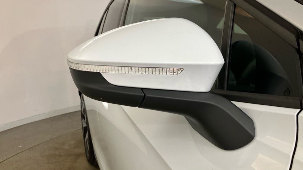 Volkswagen ID.5 150kW Max Pro Performance 77kWh 5dr Auto Electric Coupe - Image 40