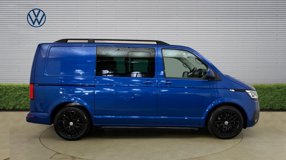 Volkswagen Transporter T32 Swb Diesel 2.0 TDI 150 Highline Kombi Van DSG - Image 4