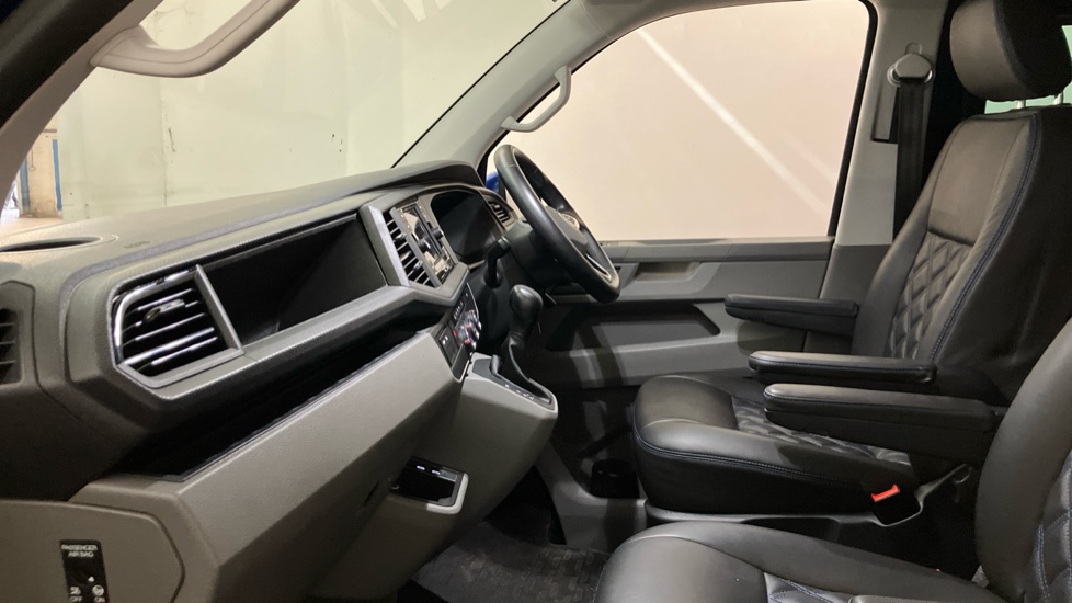 Volkswagen Transporter T32 Swb Diesel 2.0 TDI 150 Highline Kombi Van DSG - Image 22