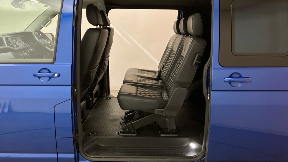 Volkswagen Transporter T32 Swb Diesel 2.0 TDI 150 Highline Kombi Van DSG - Image 23