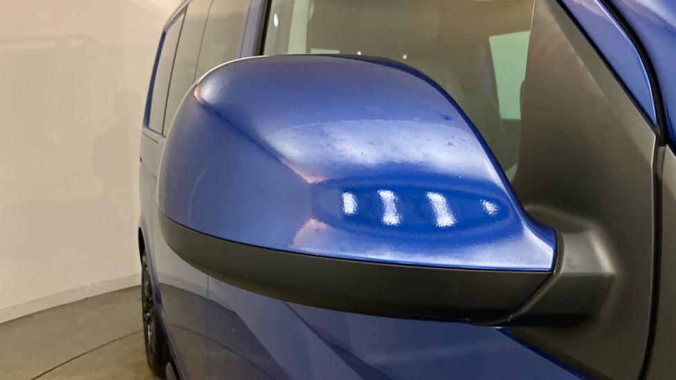 Volkswagen Transporter T32 Swb Diesel 2.0 TDI 150 Highline Kombi Van DSG - Image 24