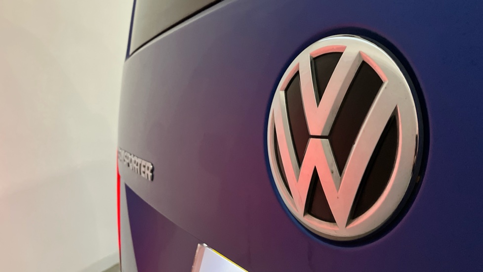Volkswagen Transporter T32 Swb Diesel 2.0 TDI 150 Highline Kombi Van DSG - Image 26