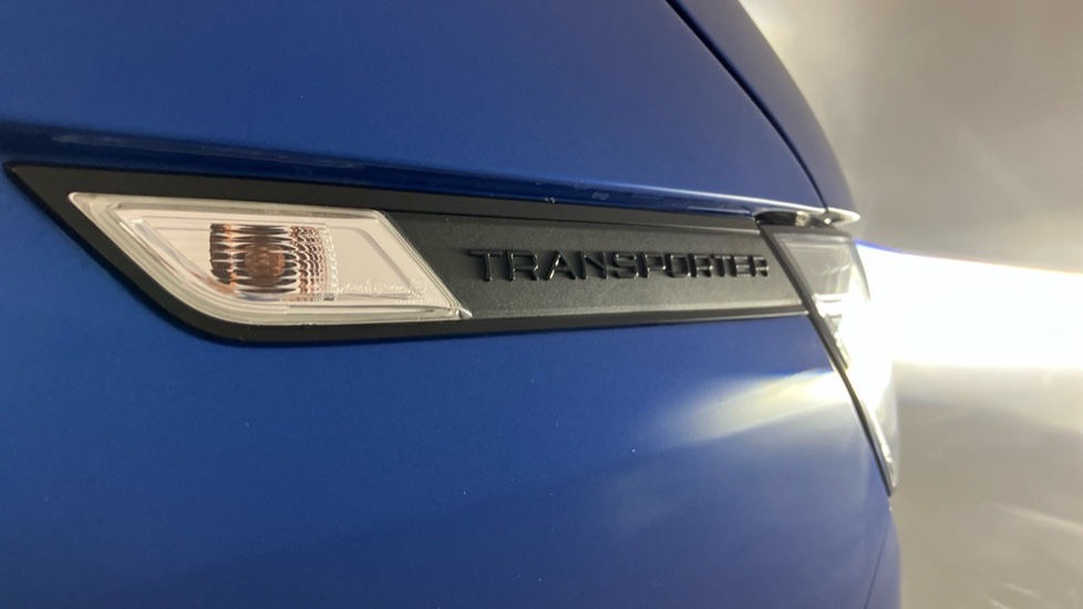 Volkswagen Transporter T32 Swb Diesel 2.0 TDI 150 Highline Kombi Van DSG - Image 31