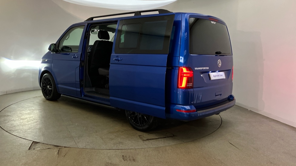 Volkswagen Transporter T32 Swb Diesel 2.0 TDI 150 Highline Kombi Van DSG - Image 43