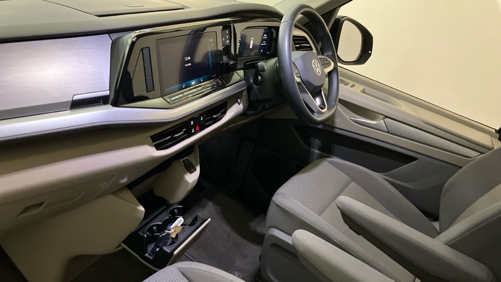 Volkswagen Multivan 2.0 TDI Life 5dr DSG Diesel Estate - Image 2