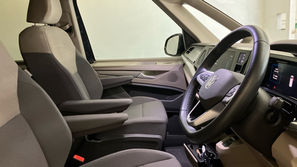 Volkswagen Multivan 2.0 TDI Life 5dr DSG Diesel Estate - Image 15