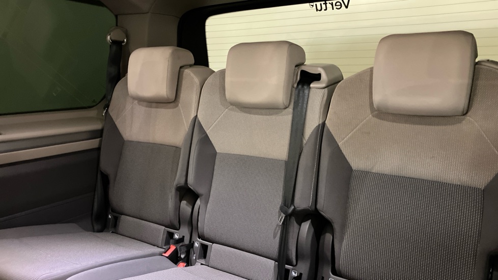 Volkswagen Multivan 2.0 TDI Life 5dr DSG Diesel Estate - Image 16