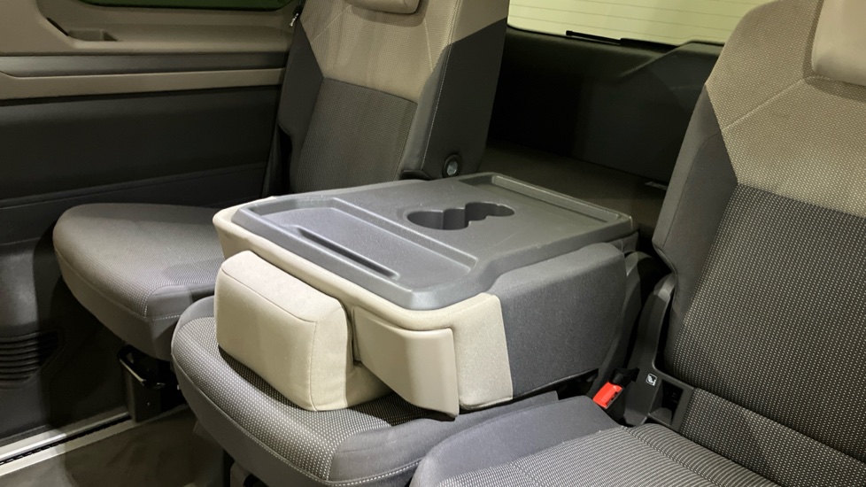 Volkswagen Multivan 2.0 TDI Life 5dr DSG Diesel Estate - Image 28