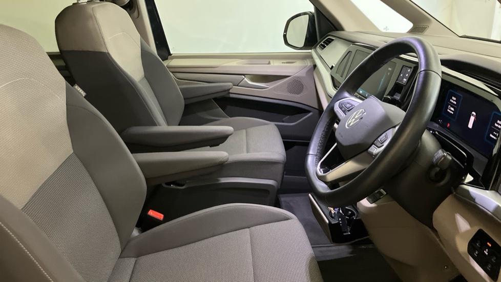 Volkswagen Multivan 2.0 TDI Life 5dr DSG Diesel Estate - Image 32