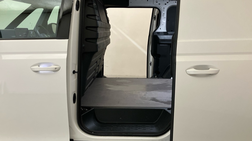 Volkswagen Id.Buzz Cargo 210kW Commerce 79kWh Auto - Image 23