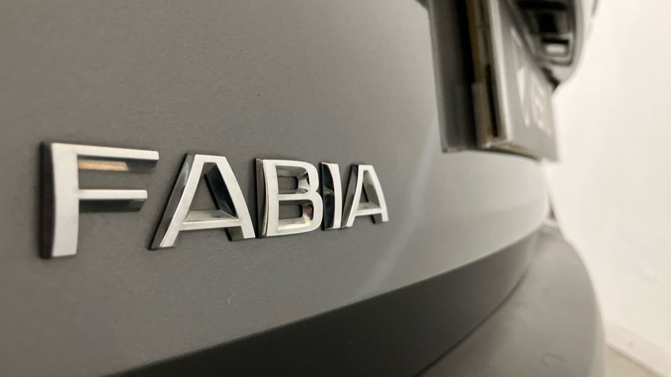 Skoda Fabia 1.0 TSI Colour Edition 5dr Petrol Hatchback - Image 35